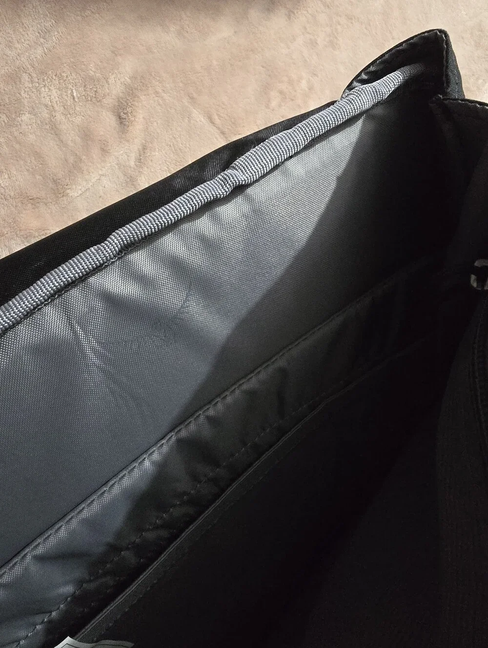 Osprey Flap Pack Arcane 14L  Black Embroidered Mars United Backpack Laptop Bag